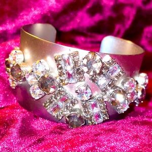 ✨✨Blinged Out Cuff Bracelet✨✨